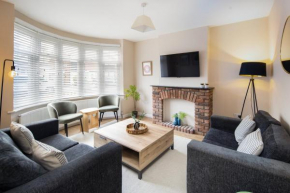 New Modern Luton Contractor's Luxe Retreat